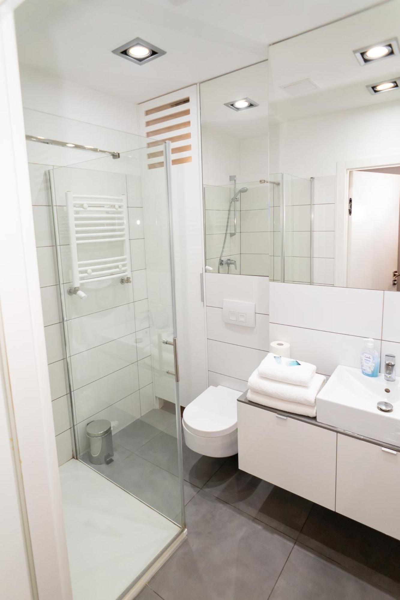 Triton Apartments Варшава Экстерьер фото