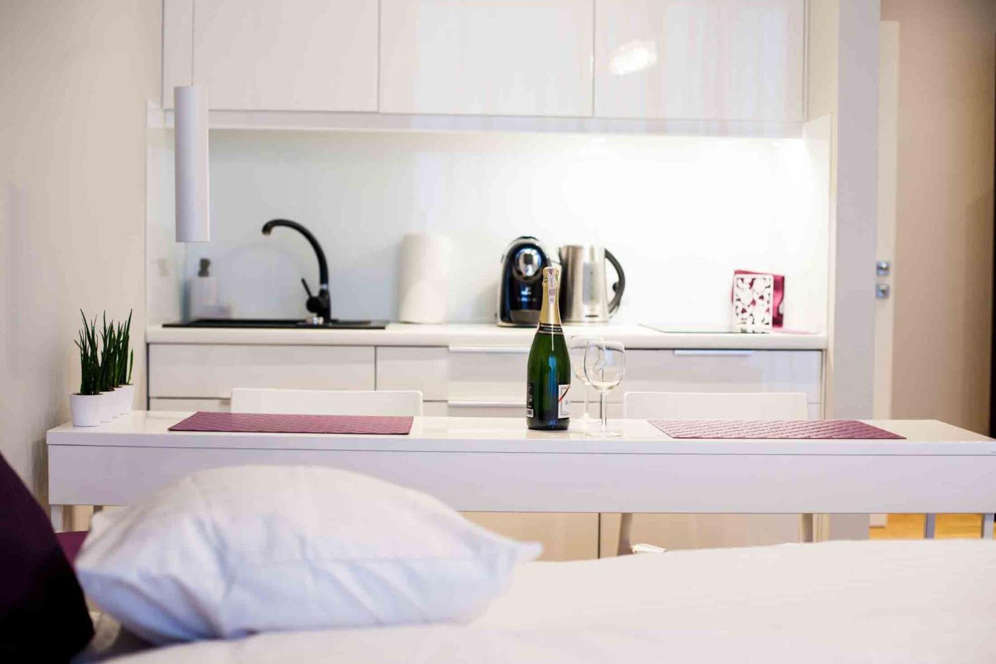 Triton Apartments Варшава Экстерьер фото