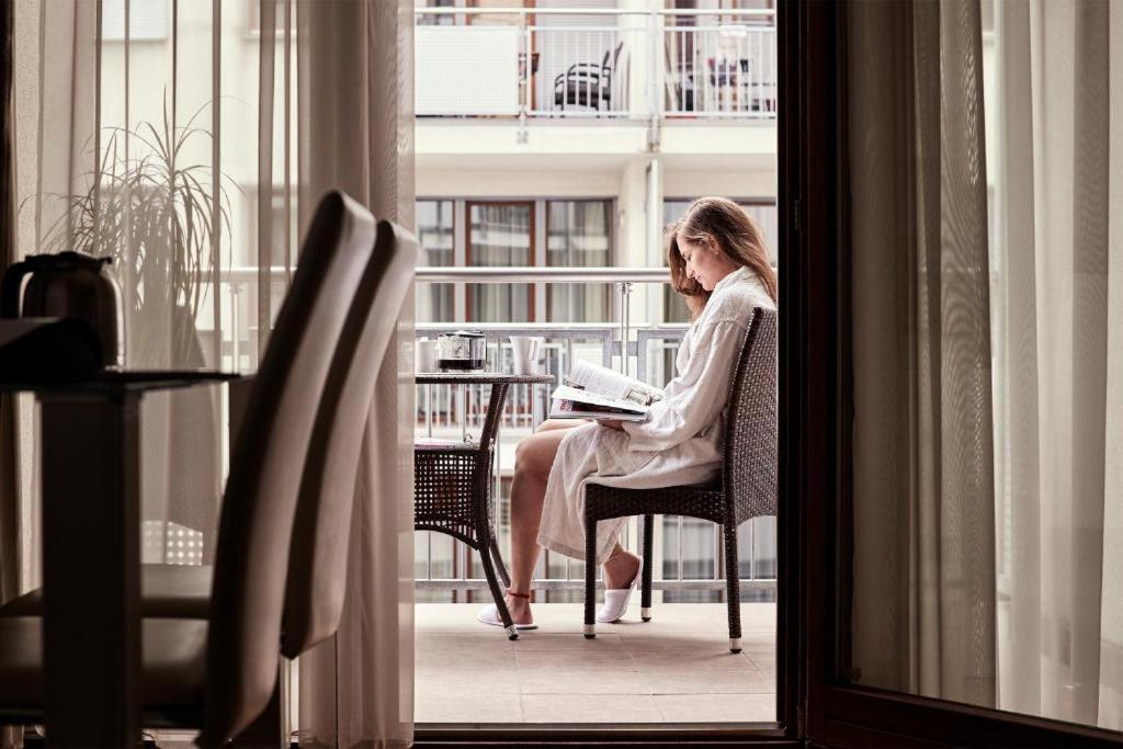 Triton Apartments Варшава Экстерьер фото